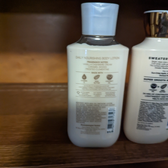 Bath And Body Works Snowflakes and Cashmere And Sweater Weather - Picture 3 of 6